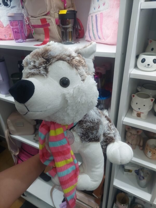 Peluche de lobo siberiano