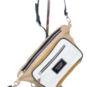 Riñonera de cuero de Antonia Agosti