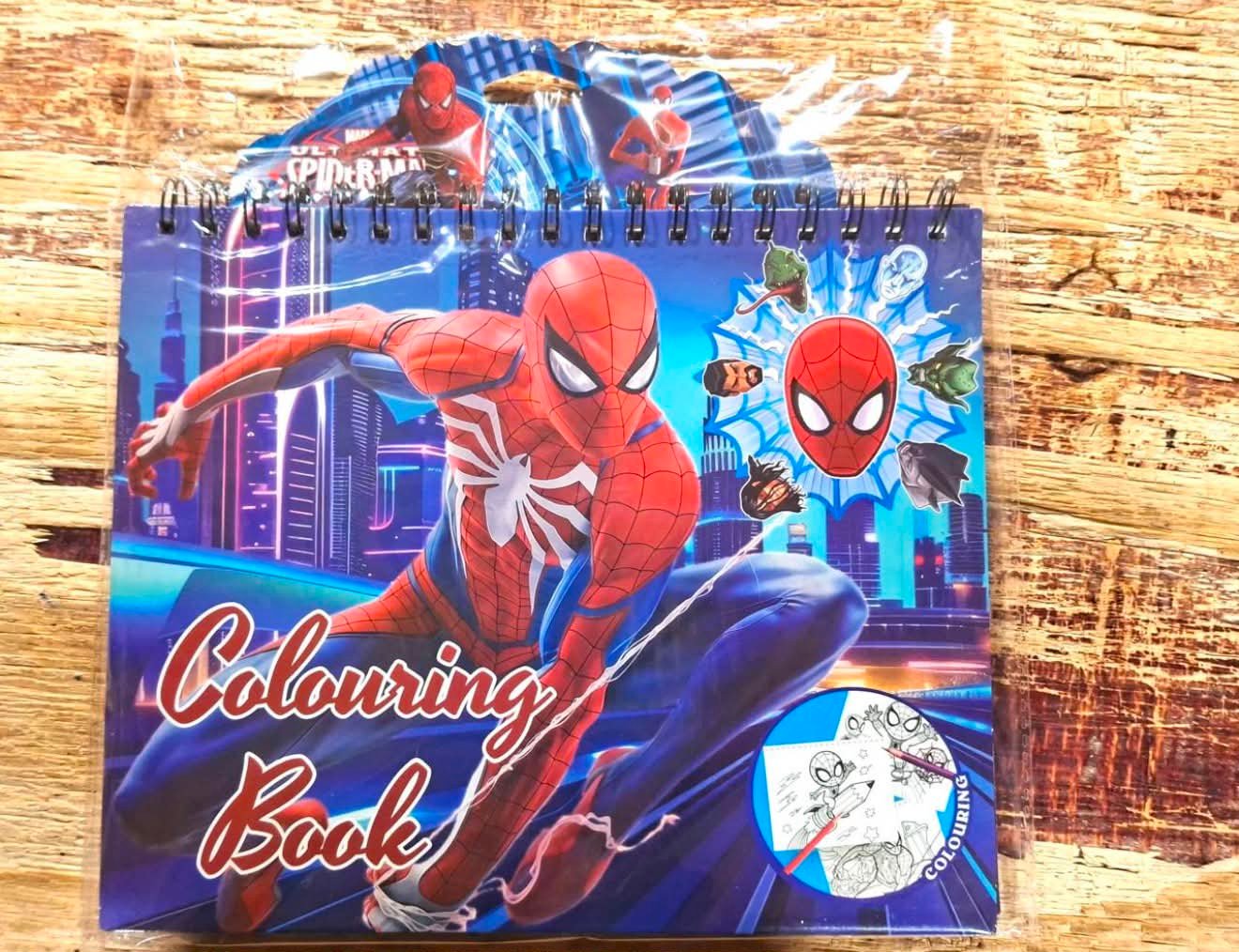 Cuaderno para pintar de Spiderman con stickers